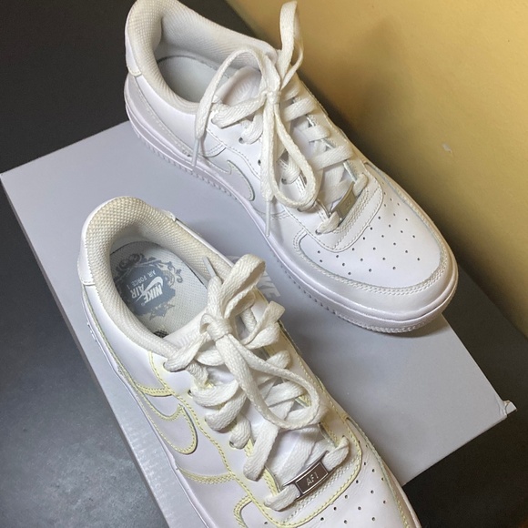 Air force 1's - Picture 3 of 5